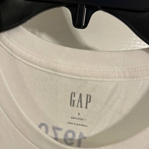 Women’s Gap Pride t-shirt - Picture 2 of 4